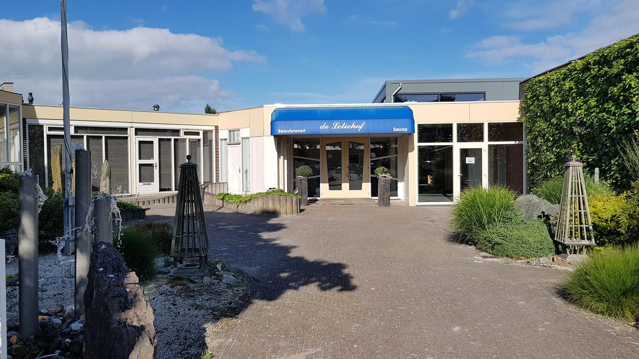 Lodgehotel De Lelie Makkum Exterior photo