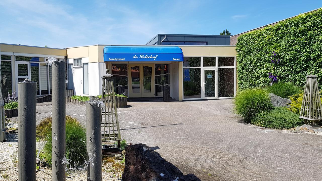 Lodgehotel De Lelie Makkum Exterior photo